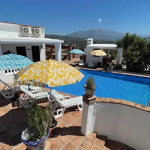 3* Guest house Casa Bambu Studios